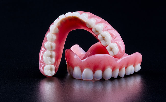 پروتز متحرک دندان
